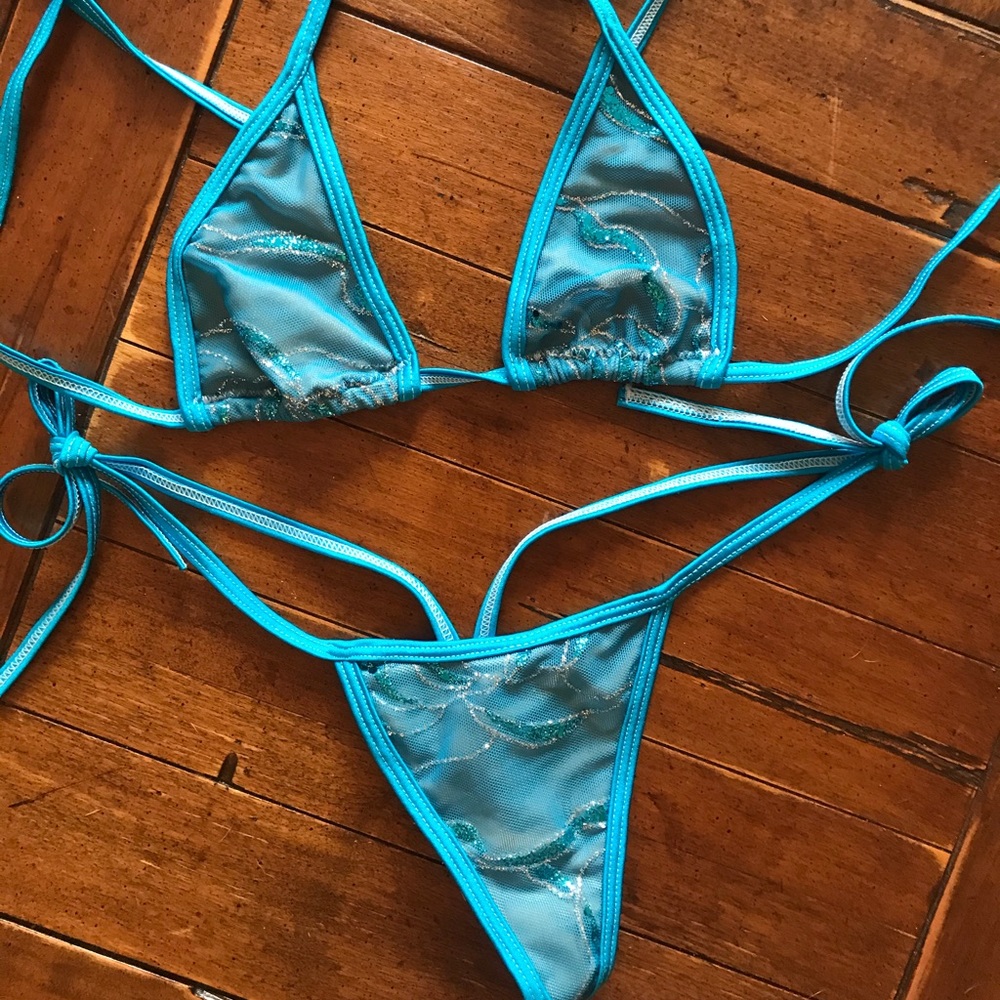 Bikini - Picture 7 of 7